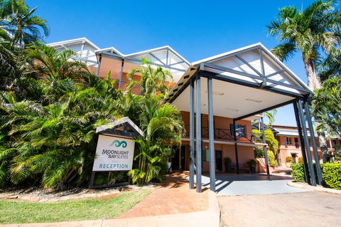 Moonlight Bay Suites - Accommodation Rockhampton 1