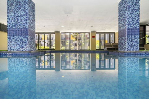 Oversized Eastend Sleeps 6 Free PARKING+POOL WIFI - Accommodation Rockhampton 43