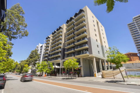Oversized Eastend Sleeps 6 Free PARKING+POOL WIFI - Accommodation Rockhampton 25