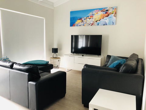 West Beach Lagoon 218 - Outstanding Value! - Accommodation Rockhampton 2