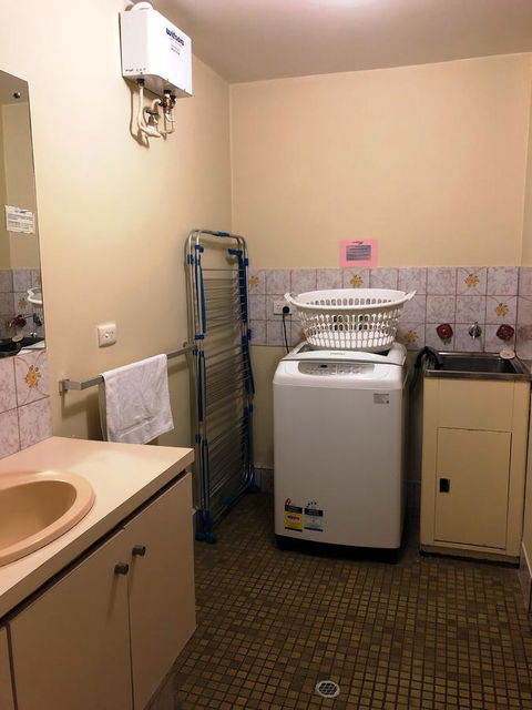 West Beach Lagoon 208 â€“ Great Value! - Accommodation Rockhampton 13