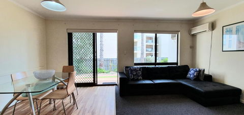 West Beach Lagoon 208 â€“ Great Value! - Accommodation Rockhampton 4