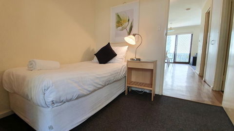 West Beach Lagoon 208 â€“ Great Value! - Accommodation Rockhampton 7