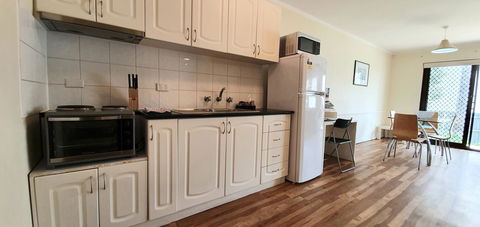 West Beach Lagoon 208 â€“ Great Value! - Accommodation Rockhampton 11