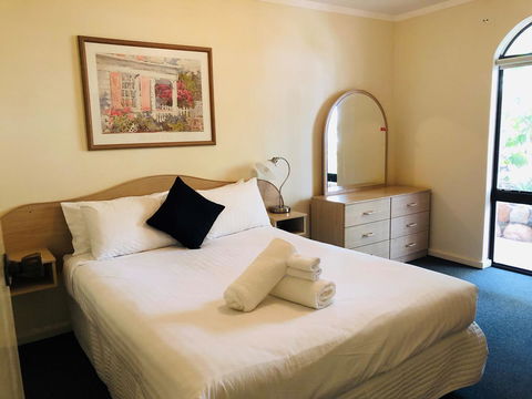 West Beach Lagoon 208 â€“ Great Value! - Accommodation Rockhampton 2