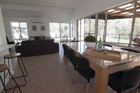 Stableford Cottage Holiday Home Dunsborough - Accommodation Rockhampton 12