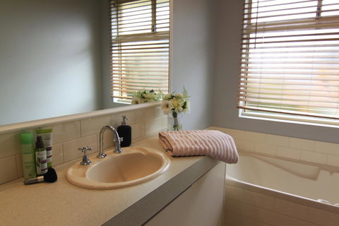 Stableford Cottage Holiday Home Dunsborough - Accommodation Rockhampton 34