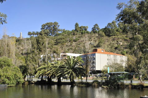 Sullivans Hotel - Accommodation Rockhampton 0