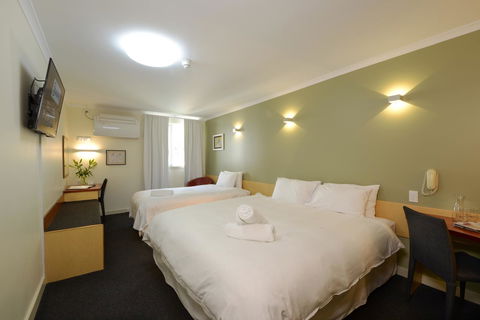 Sullivans Hotel - Accommodation Rockhampton 12