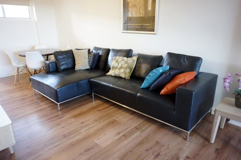 Studio 208 With Ocean Views - Accommodation Rockhampton 1