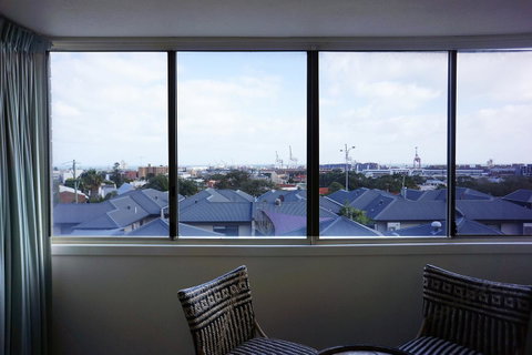 Studio 208 With Ocean Views - Accommodation Rockhampton 17