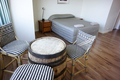 Studio 208 With Ocean Views - Accommodation Rockhampton 2