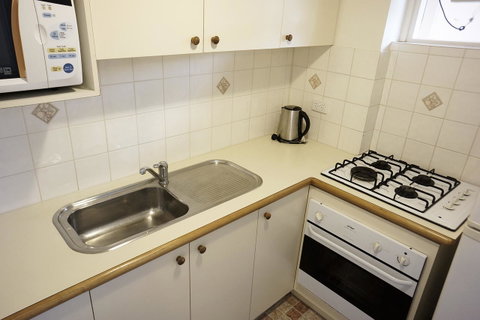 Studio 208 With Ocean Views - Accommodation Rockhampton 16