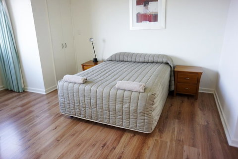 Studio 208 With Ocean Views - Accommodation Rockhampton 4
