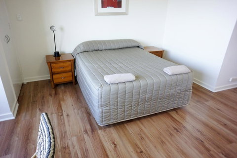 Studio 208 With Ocean Views - Accommodation Rockhampton 5