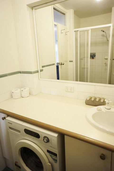 Studio 208 With Ocean Views - Accommodation Rockhampton 15