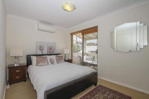 Leederville Townhouse - Accommodation Rockhampton 3
