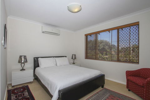 Leederville Townhouse - Accommodation Rockhampton 4