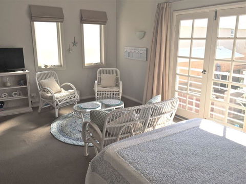 Fremantle Local Beach Studio - Accommodation Rockhampton 3