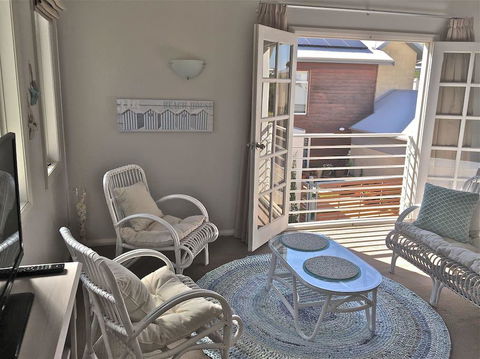 Fremantle Local Beach Studio - Accommodation Rockhampton 0