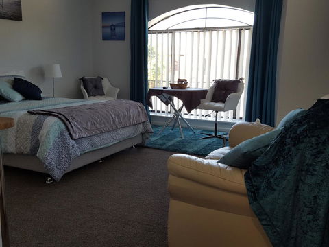 Palm Beach Bed & Breakfast - Accommodation Rockhampton 9