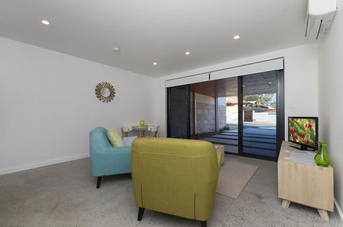Sunset Place Apartments - Accommodation Rockhampton 27