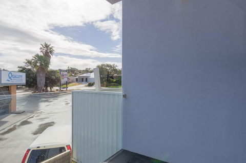 Sunset Place Apartments - Accommodation Rockhampton 34