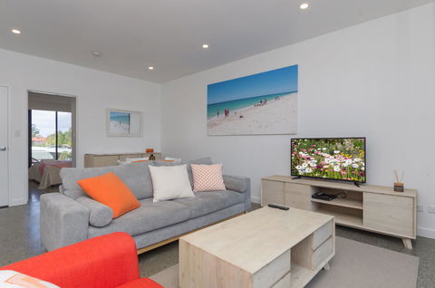 Sunset Place Apartments - Accommodation Rockhampton 14