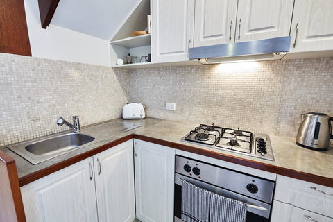 Fremantle Townhouse Unit 6 - Accommodation Rockhampton 4