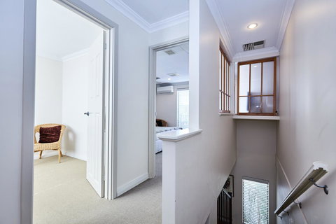 Fremantle Townhouse Unit 6 - Accommodation Rockhampton 6