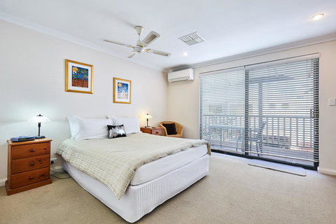 Fremantle Townhouse Unit 6 - Accommodation Rockhampton 8