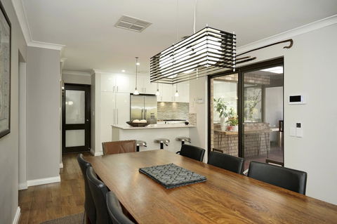 Marcus Villa Booragoon - Accommodation Rockhampton 13