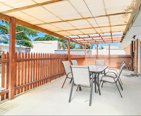 The Bluff Point - Accommodation Rockhampton 2