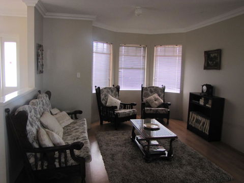 Ocean View Retreat - Accommodation Rockhampton 21