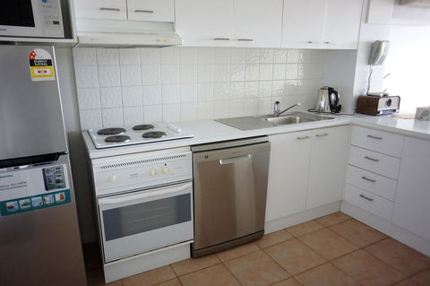 Oceanside 8 - Accommodation Rockhampton 6