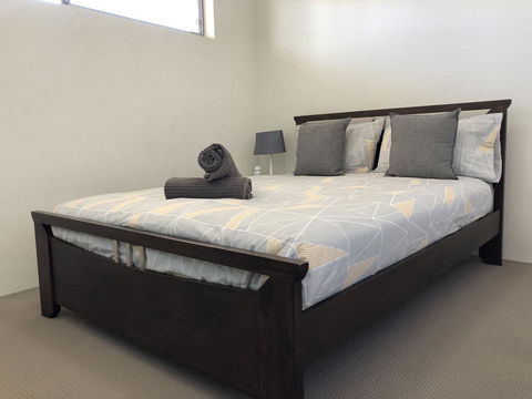 Gerring Court With Free 1 Car Bay Parking - Accommodation Rockhampton 3