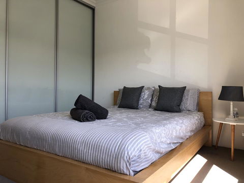 Gerring Court With Free 1 Car Bay Parking - Accommodation Rockhampton 2