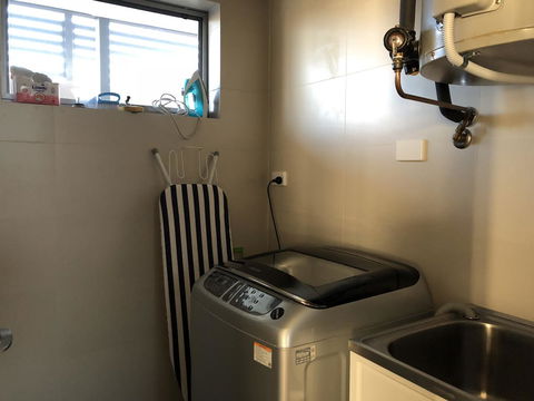Gerring Court With Free 1 Car Bay Parking - Accommodation Rockhampton 16