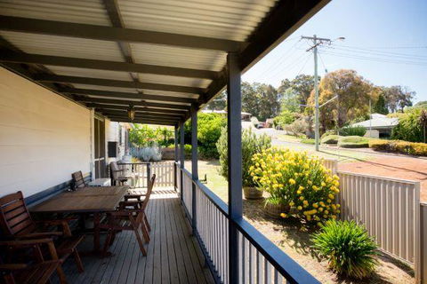 Yvonnes Rest Holiday Home - Accommodation Rockhampton 1