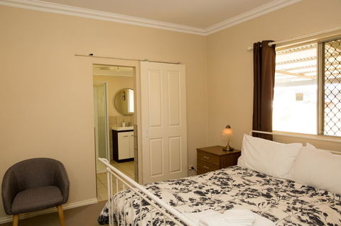 Yvonnes Rest Holiday Home - Accommodation Rockhampton 3