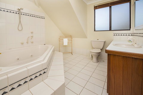 A Hidden Bush Delight - Accommodation Rockhampton 26