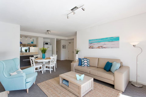 Beachside Living - South Fremantle - Accommodation Rockhampton 0