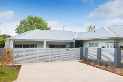 Churchill Studios - Accommodation Rockhampton 5
