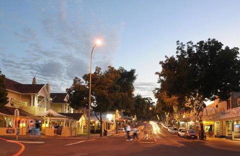 Churchill Studios - Accommodation Rockhampton 12