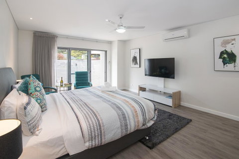Churchill Studios - Accommodation Rockhampton 2