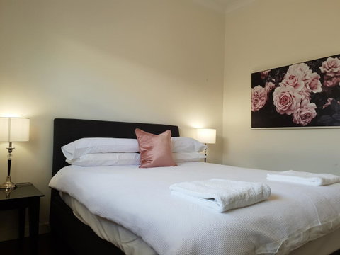 Leisurely Manor - Spacious Three Bedroom Home In Fremantle - Accommodation Rockhampton 2