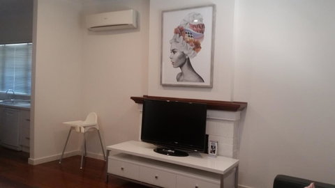 Leisurely Manor - Spacious Three Bedroom Home In Fremantle - Accommodation Rockhampton 6