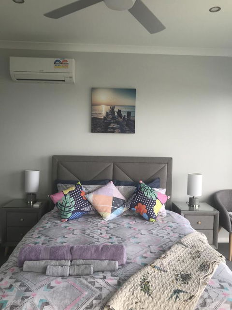 Beach House At SeaScapes.. - Accommodation Rockhampton 7