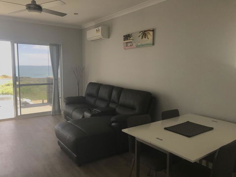 Beach House At SeaScapes.. - Accommodation Rockhampton 19