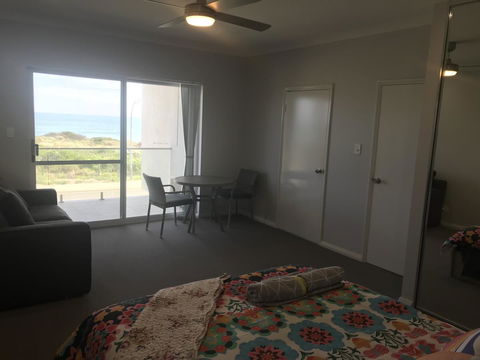 Beach House At SeaScapes.. - Accommodation Rockhampton 12